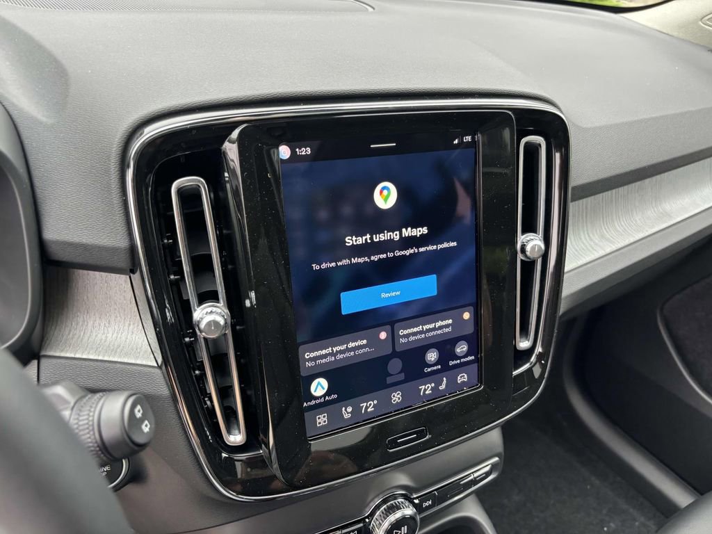 New 2026 Volvo XC40 B5 Plus w/ Protection Package Premier image 19