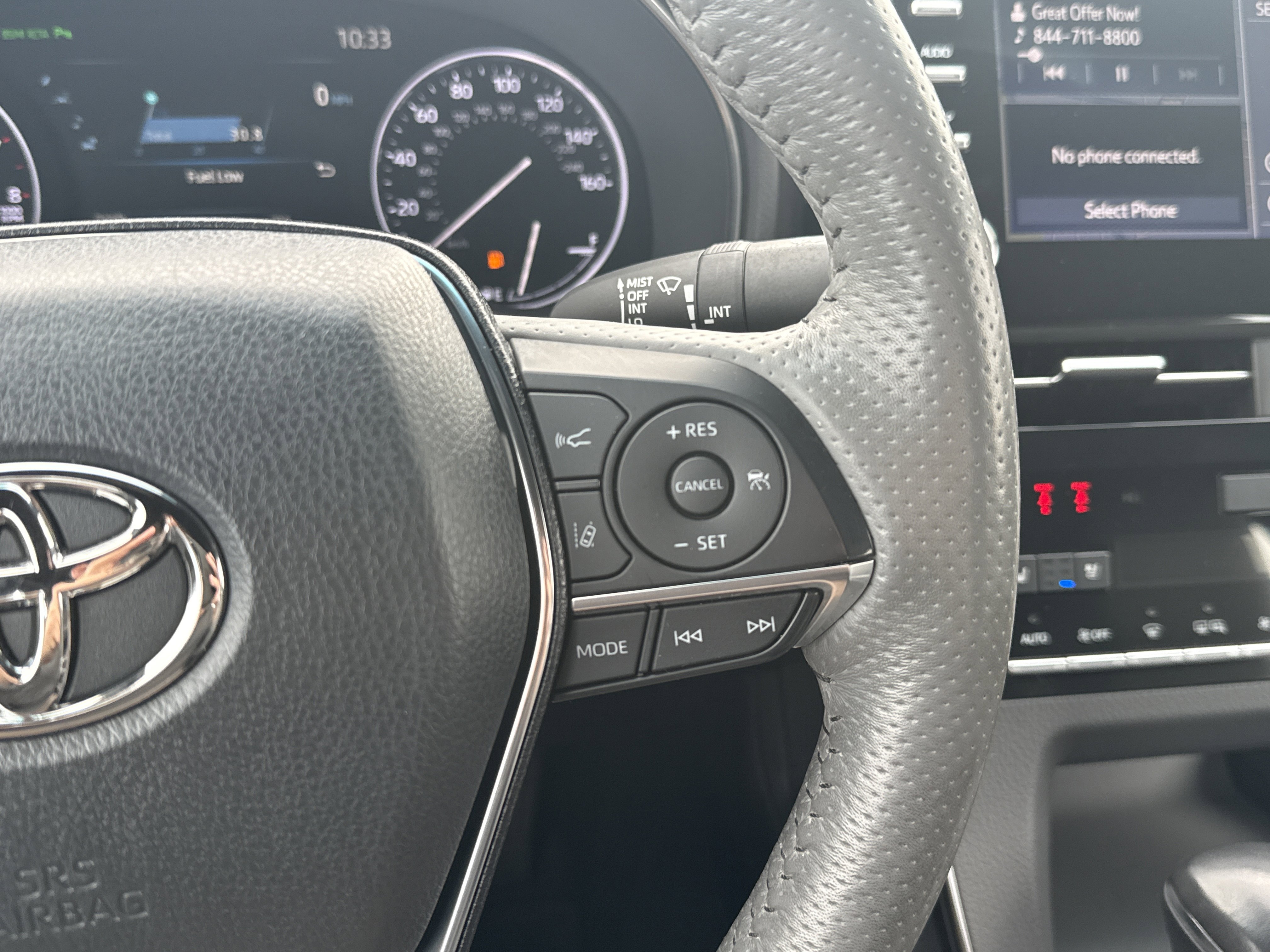 Used 2022 Toyota Avalon Limited image 19