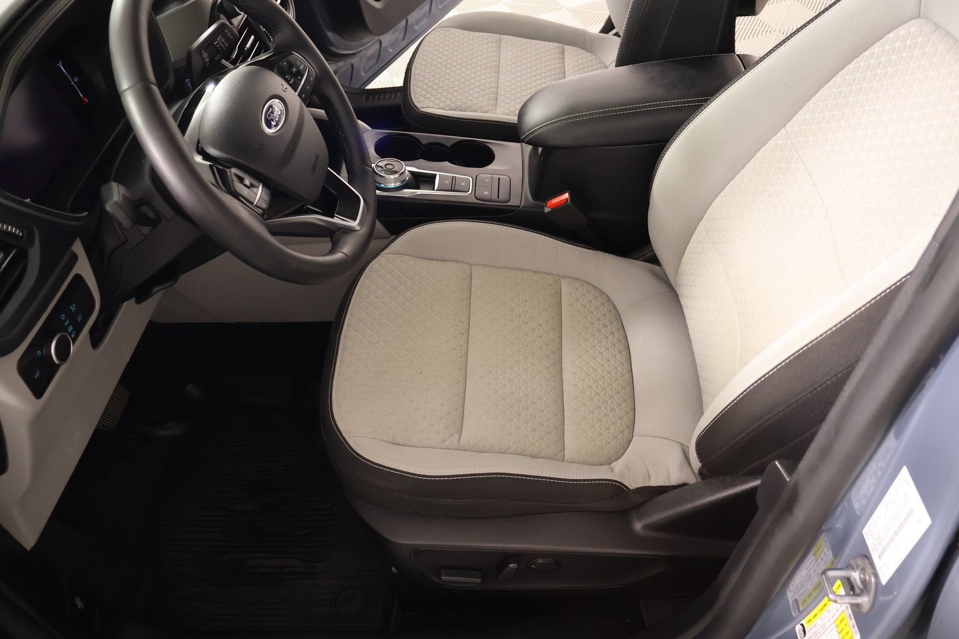Used 2023 Ford Escape Active w/ Cold Weather Package FWD image 11
