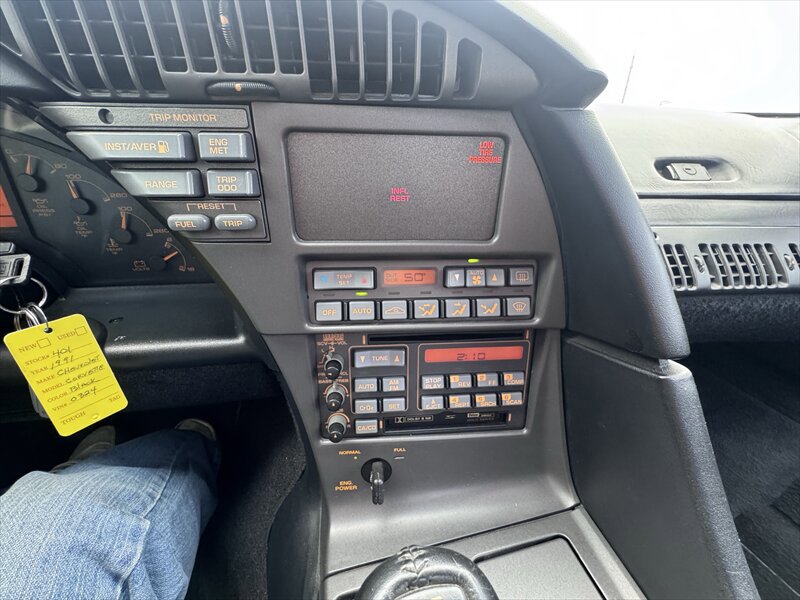 Used 1991 Chevrolet Corvette ZR-1 RWD image 12