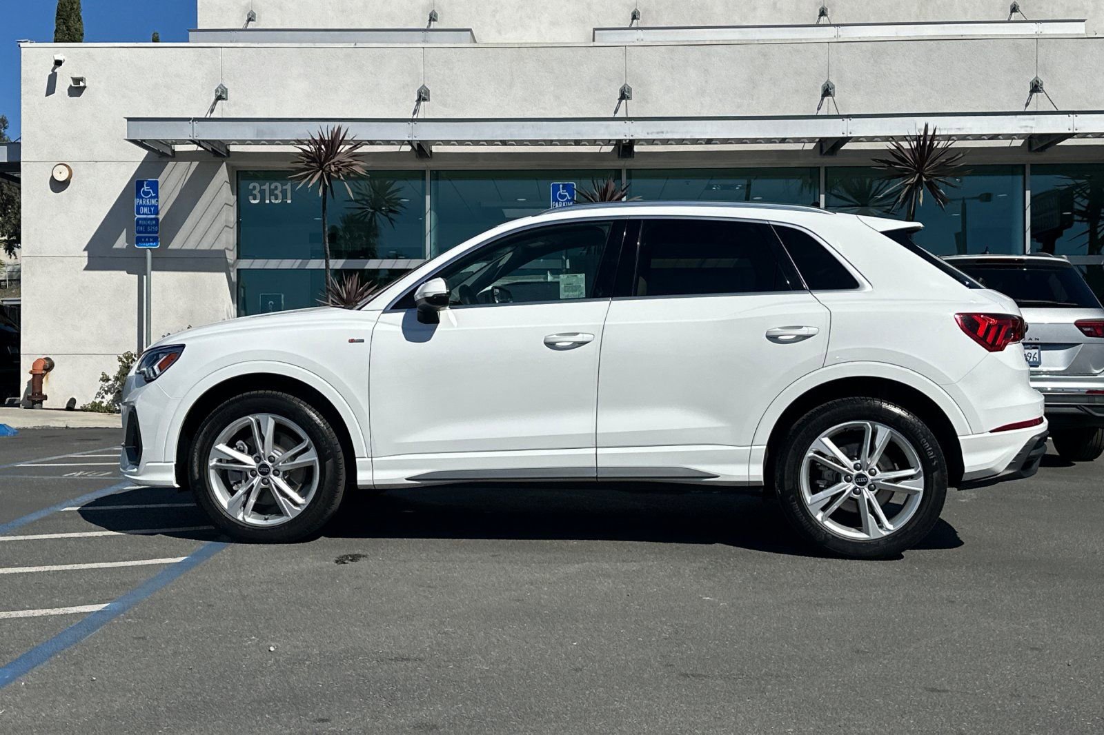 Used 2023 Audi Q3 2.0T Premium w/ Convenience Package AWD/4WD image 7