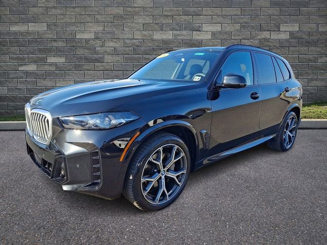 Used 2024 BMW X5 xDrive40i w/ M Sport Package image 3