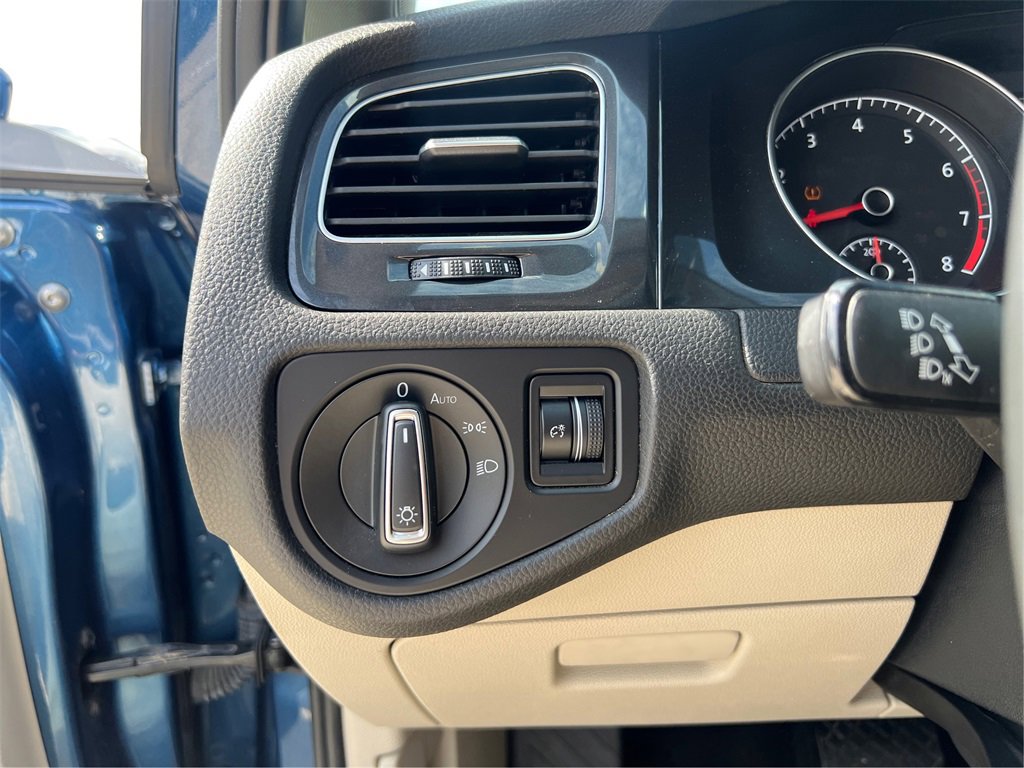 Used 2021 Volkswagen Golf 1.4T TSI image 19