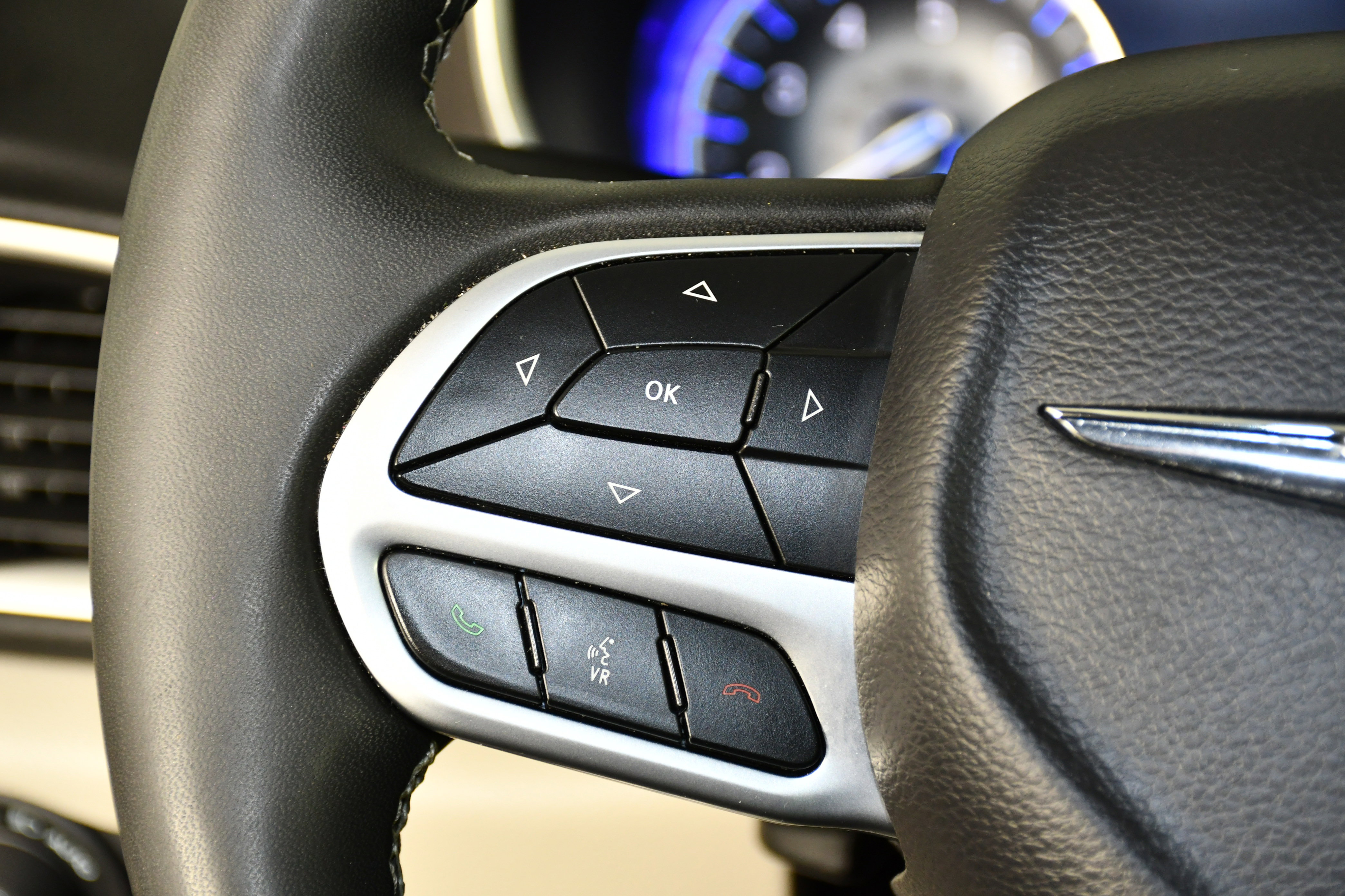 Used 2024 Chrysler Pacifica Touring-L image 20