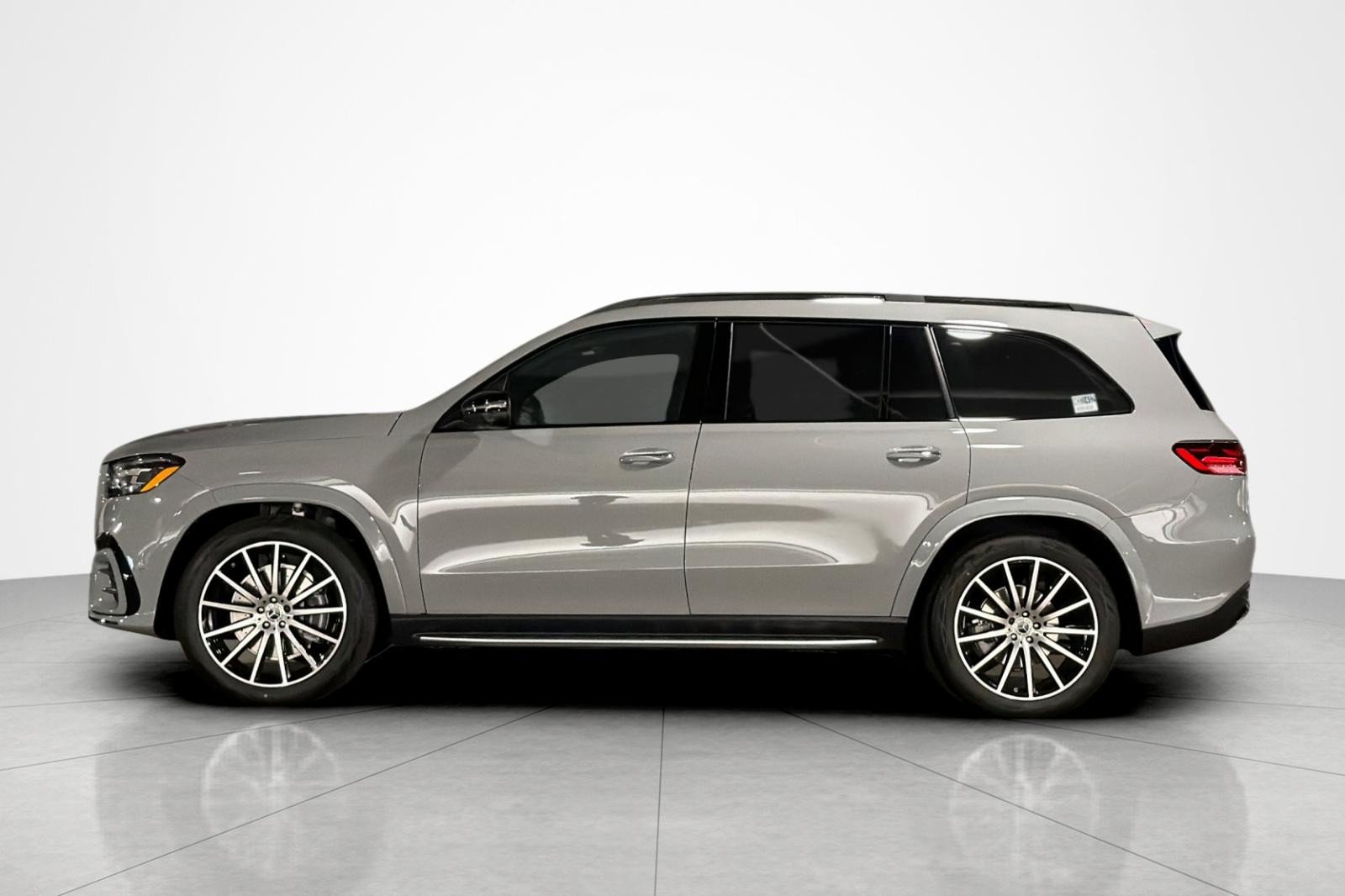 New 2026 Mercedes-Benz GLS 450 4MATIC image 2