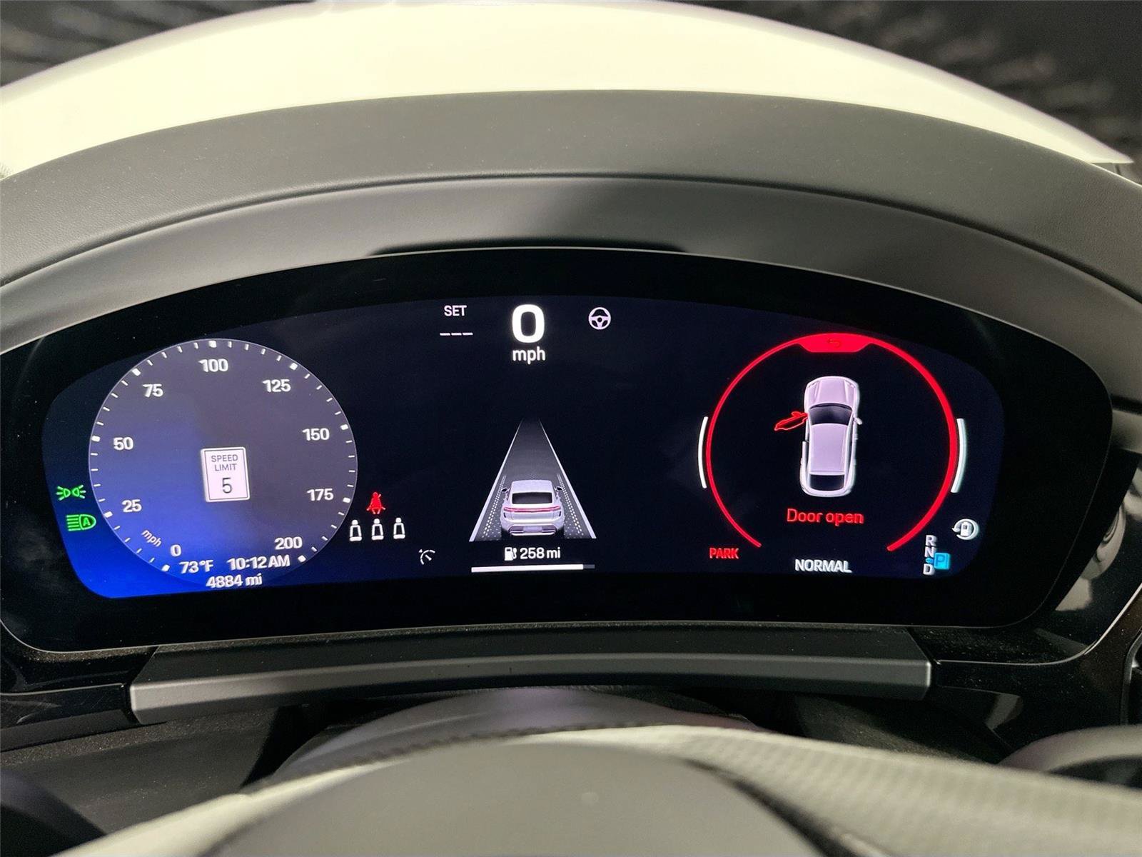 Certified 2024 Porsche Macan Turbo Electric AWD/4WD image 19