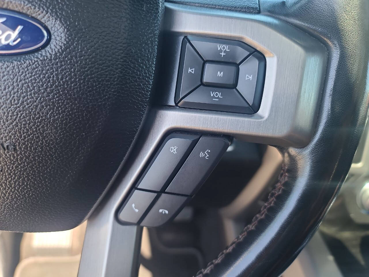 Used 2018 Ford F150 Platinum w/ Equipment Group 701A Luxury AWD/4WD image 22
