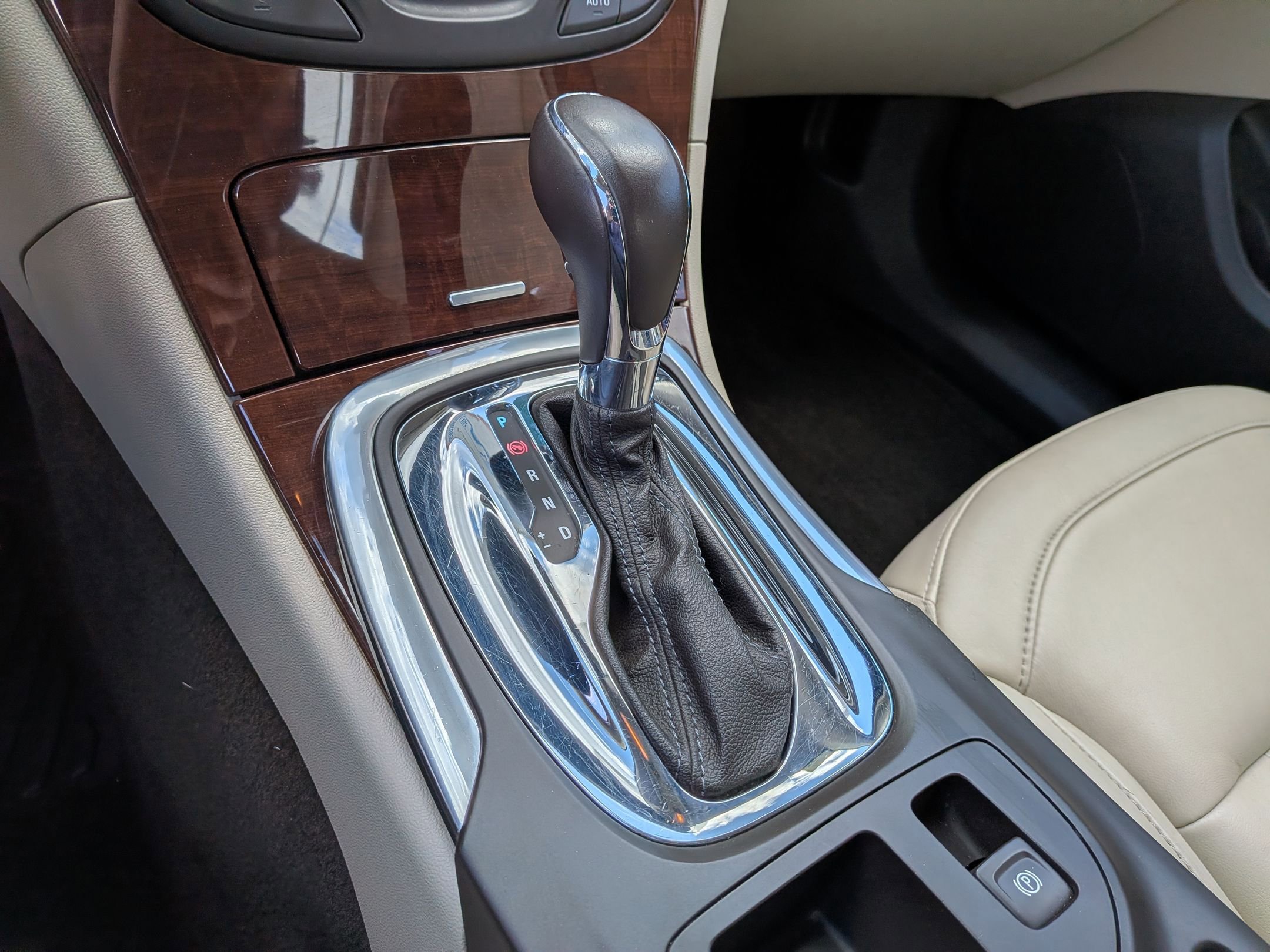 Certified 2017 Buick Regal Sport Touring image 15