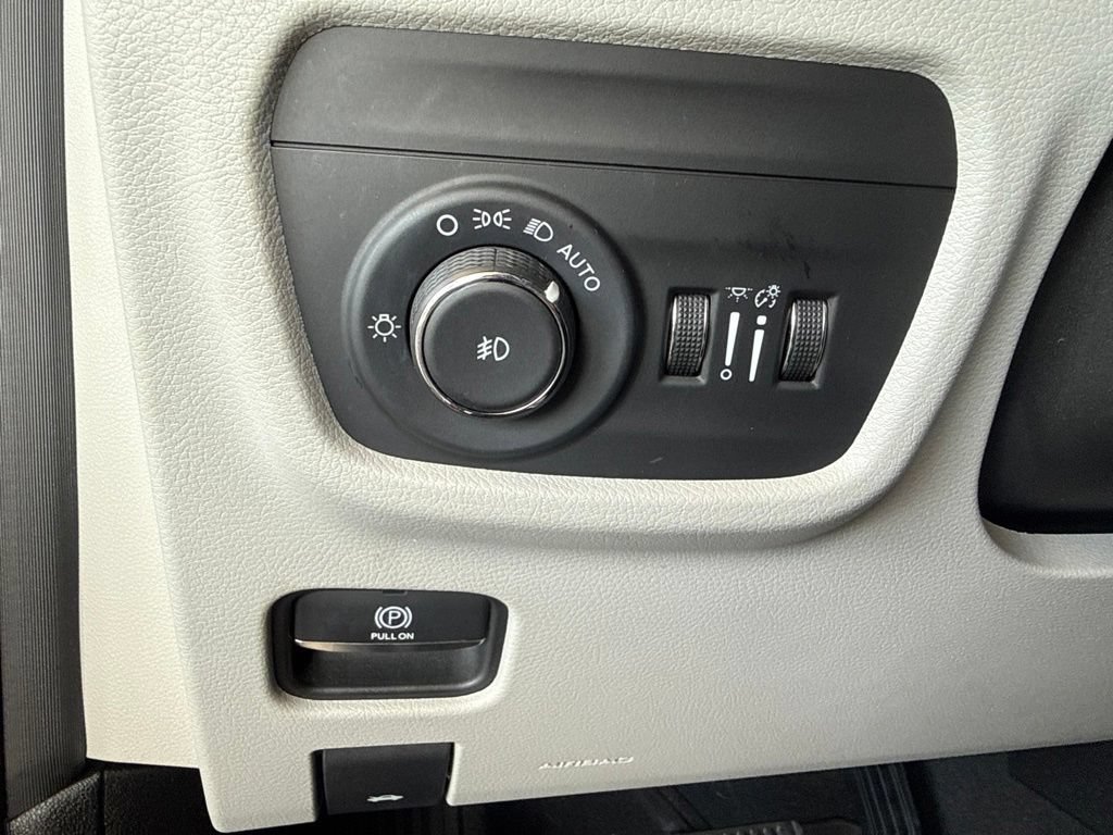 Used 2021 Jeep Grand Cherokee High Altitude AWD/4WD image 15