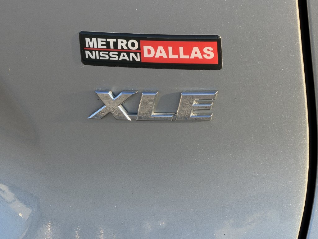 Used 2019 Toyota RAV4 XLE w/ Convenience Package FWD image 7