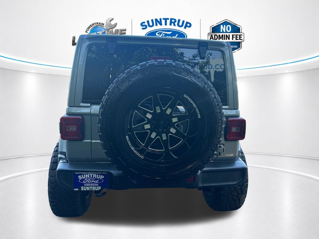 Used 2020 Jeep Wrangler Unlimited Sahara w/ LED Lighting Group AWD/4WD image 4