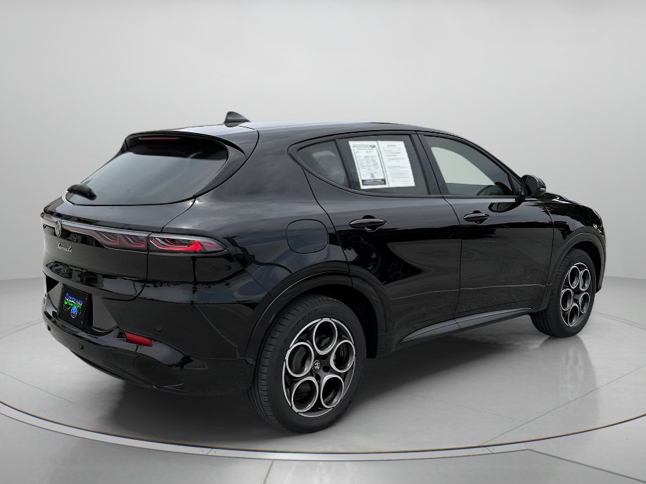 Used 2025 Alfa Romeo Tonale AWD/4WD image 3