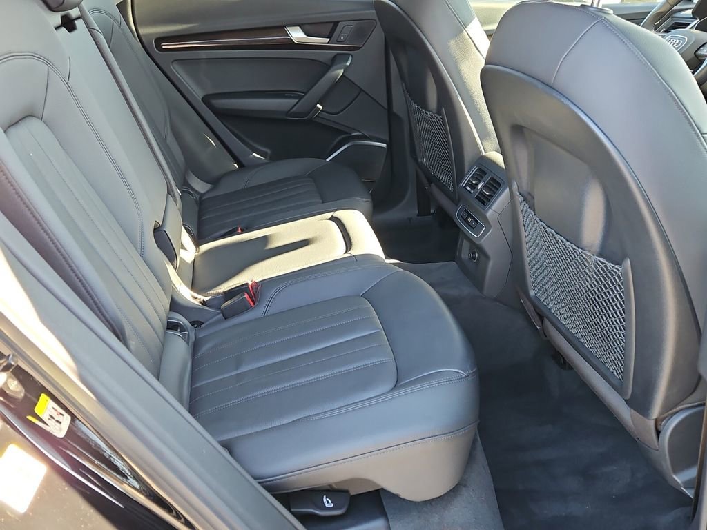 Used 2020 Audi Q5 2.0T Premium w/ Convenience Package image 18