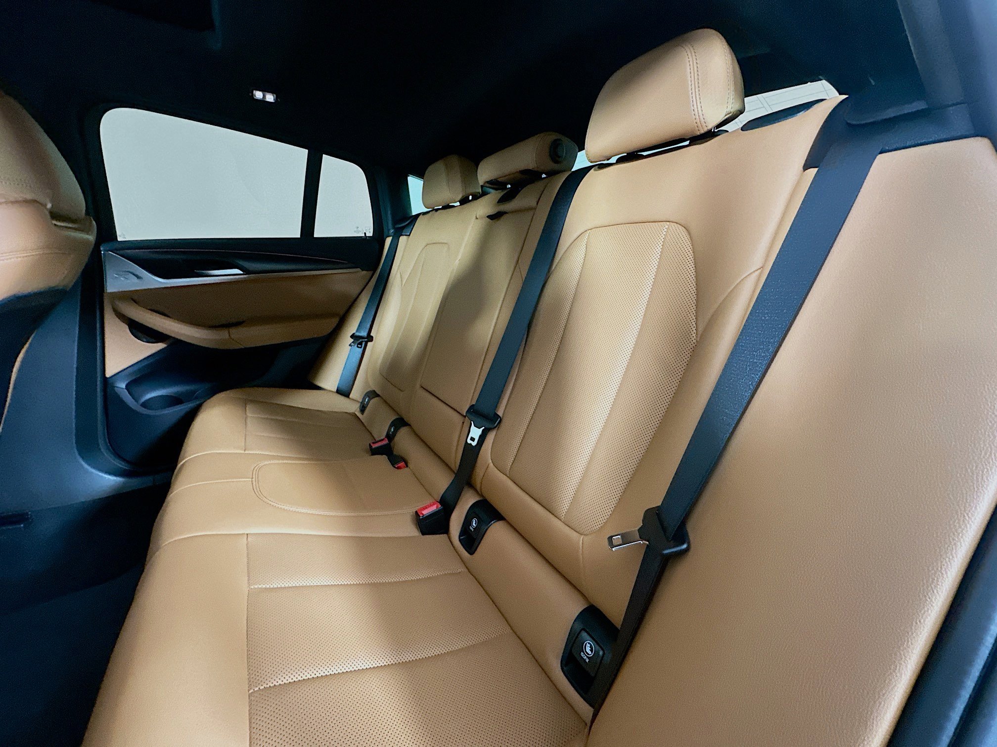 Used 2022 BMW X4 M40i w/ Parking Assistance Package image 32