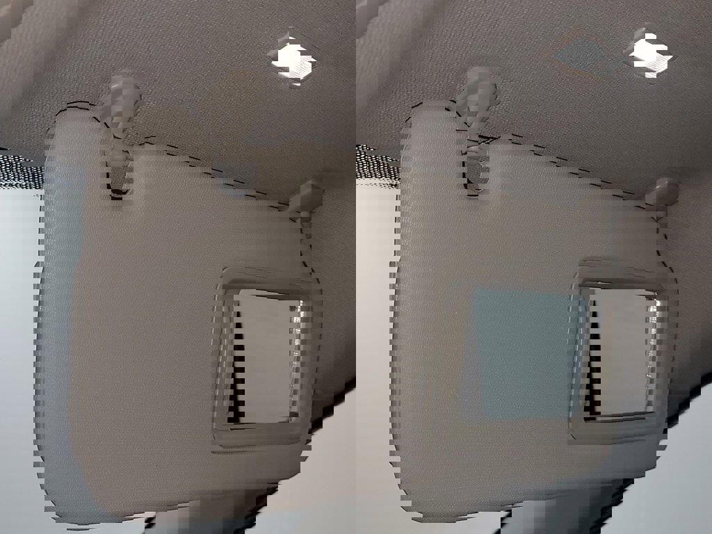 Used 2025 MAZDA MAZDA3 s image 27