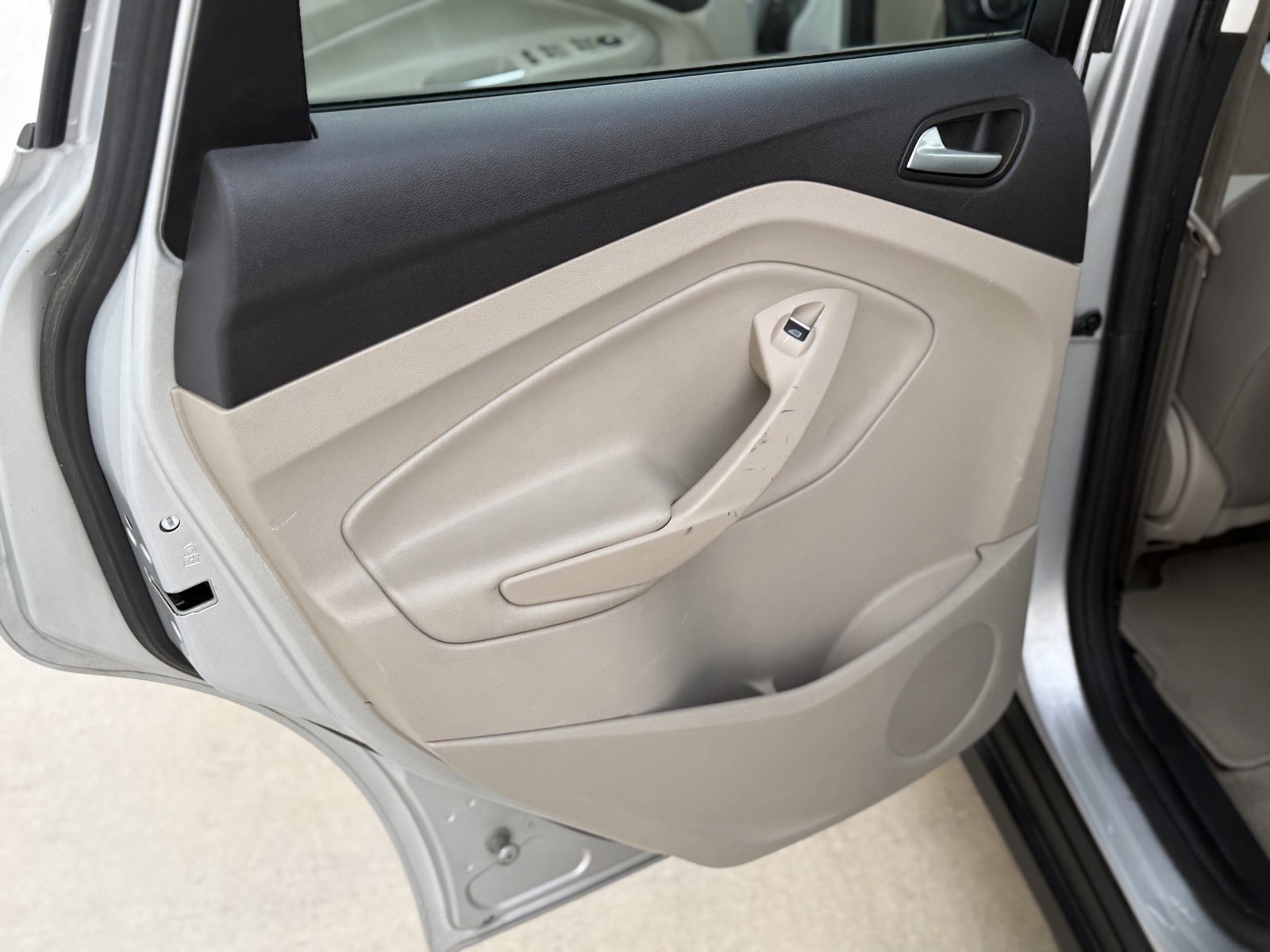 Used 2015 Ford C-MAX SE image 20