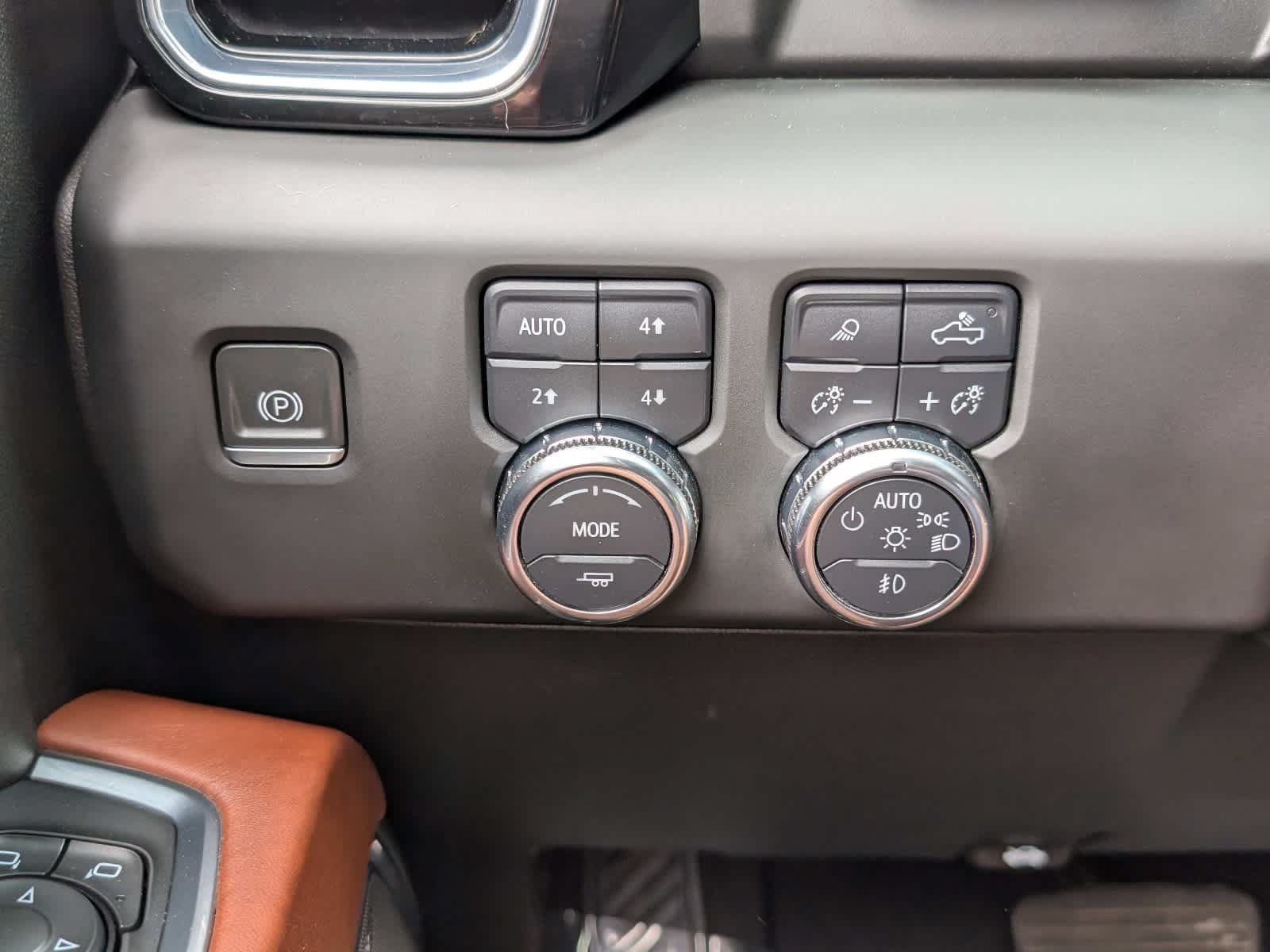 Certified 2024 GMC Sierra 3500 Denali Ultimate AWD/4WD image 23