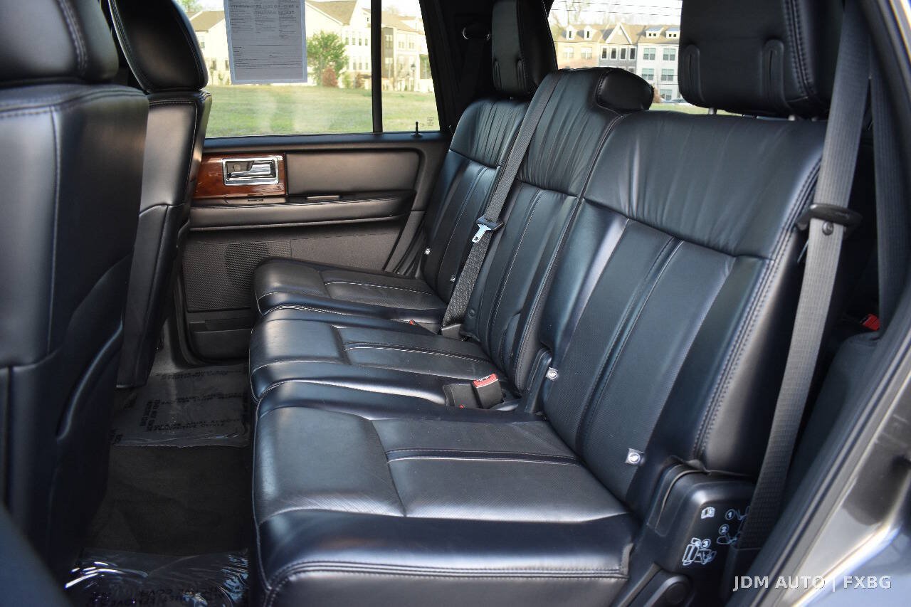 Used 2017 Lincoln Navigator Select AWD/4WD image 14