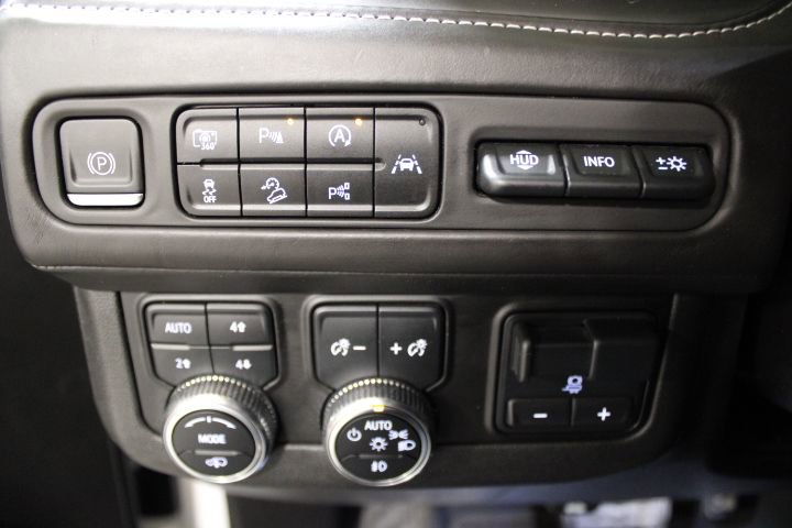 Used 2023 GMC Yukon Denali Ultimate image 41