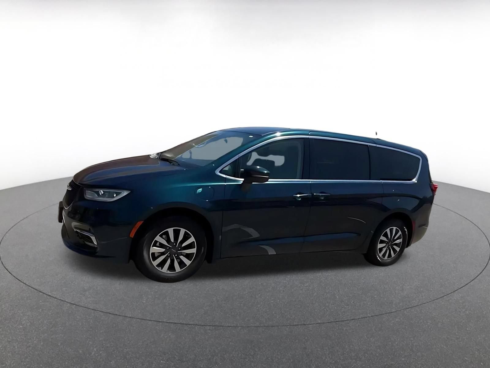 Used 2023 Chrysler Pacifica Touring-L FWD image 7