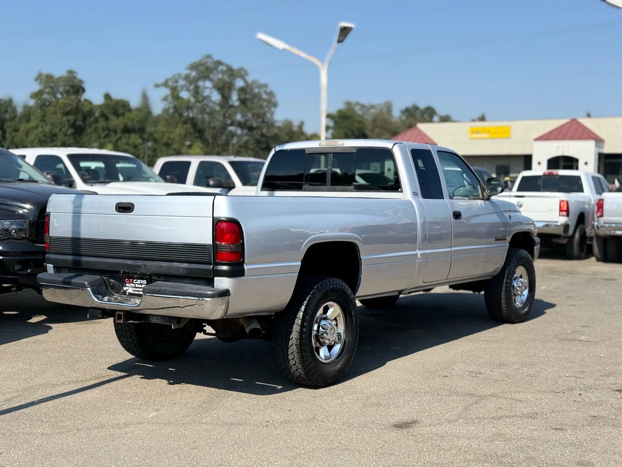 Used 1999 Dodge Ram 2500 Truck Long Bed image 3