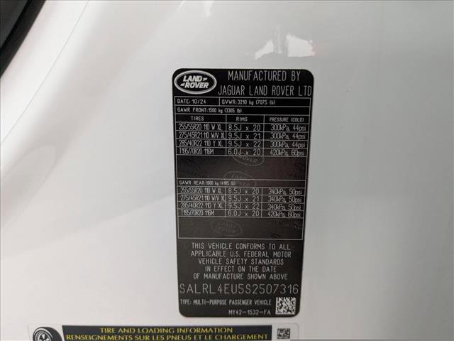 New 2025 Land Rover Discovery Dynamic SE AWD/4WD image 26