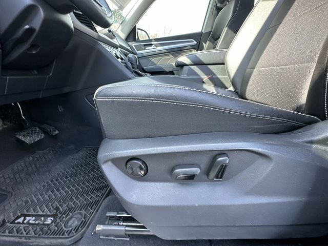 Used 2023 Volkswagen Atlas SE image 16
