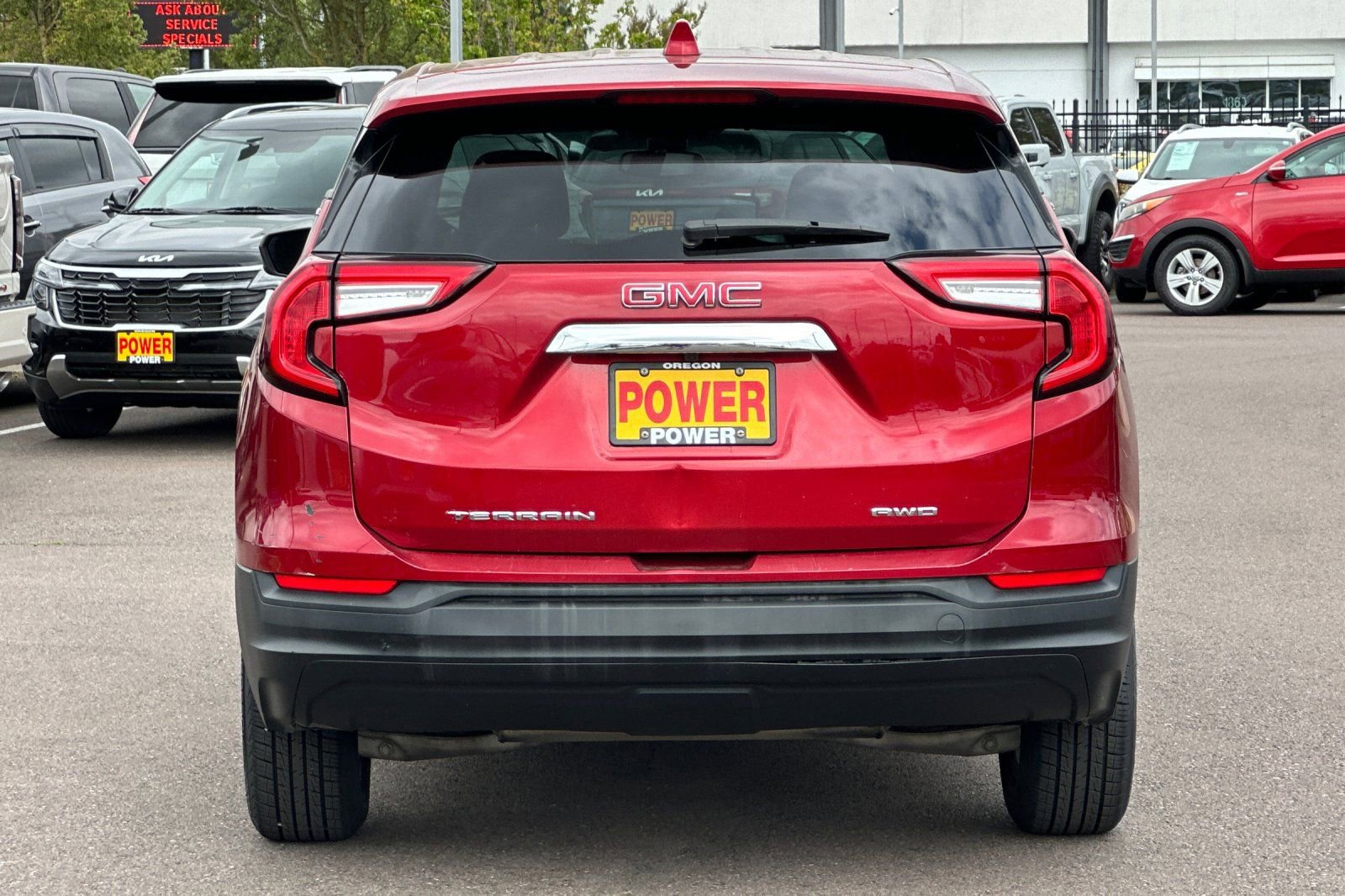 Used 2022 GMC Terrain SLE AWD/4WD image 5