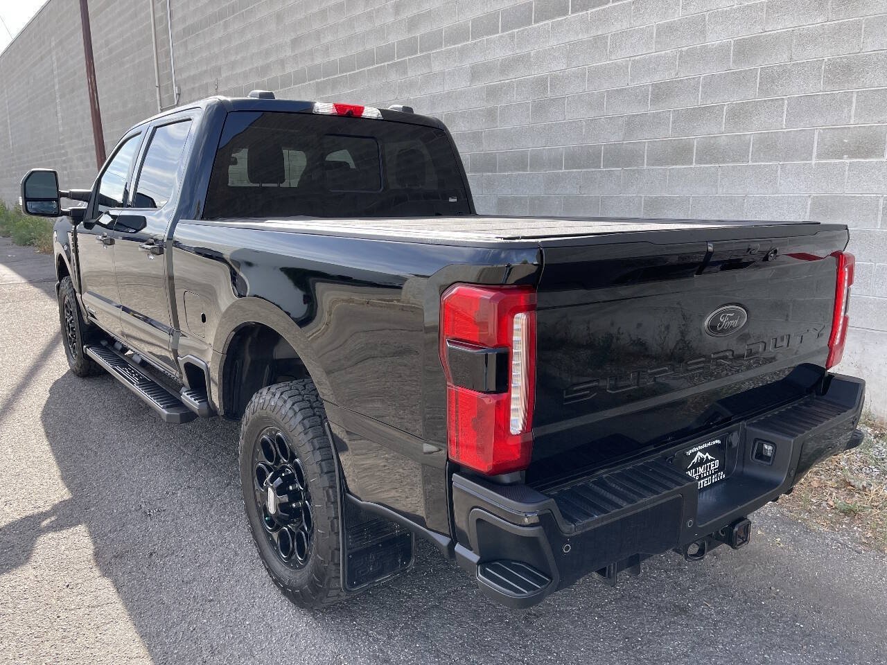 Used 2023 Ford F350 Lariat w/ Lariat Ultimate Package AWD/4WD image 7