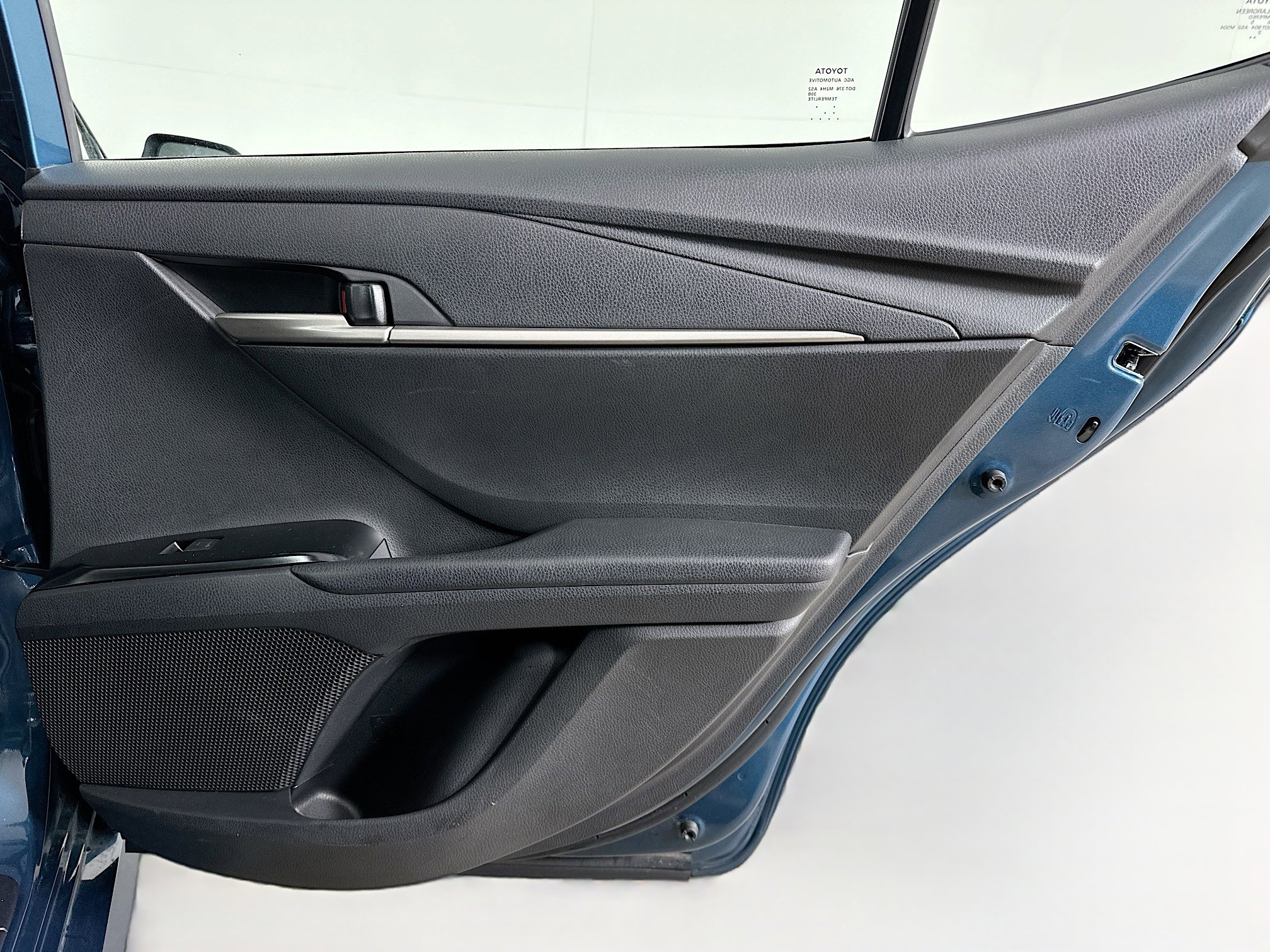 Used 2025 Toyota Camry LE image 28