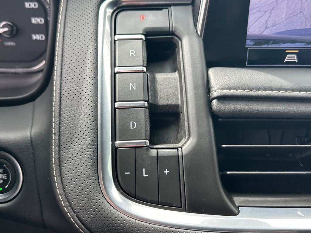 Used 2021 GMC Yukon XL SLT image 32