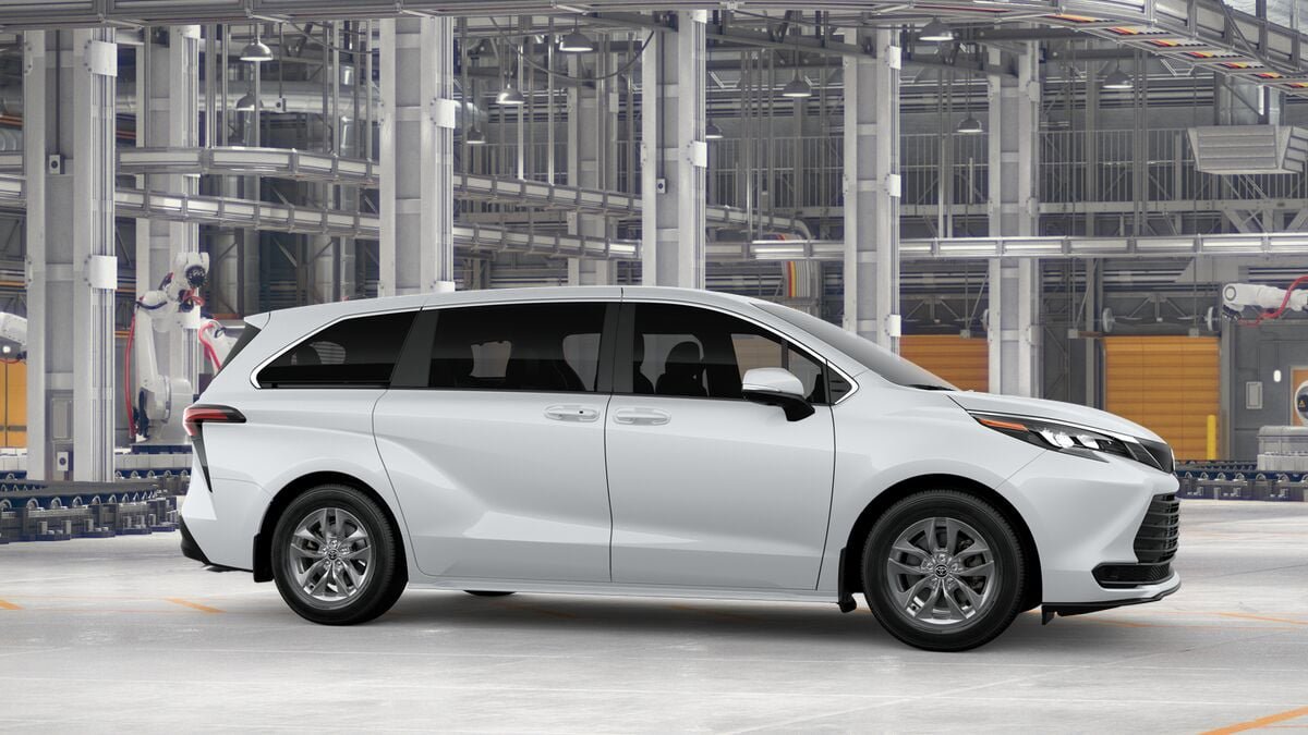 New 2026 Toyota Sienna LE FWD image 13