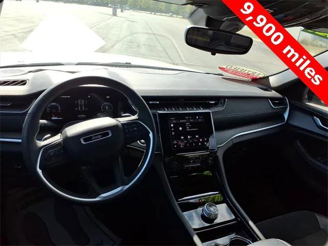 Certified 2023 Jeep Grand Cherokee Altitude image 9