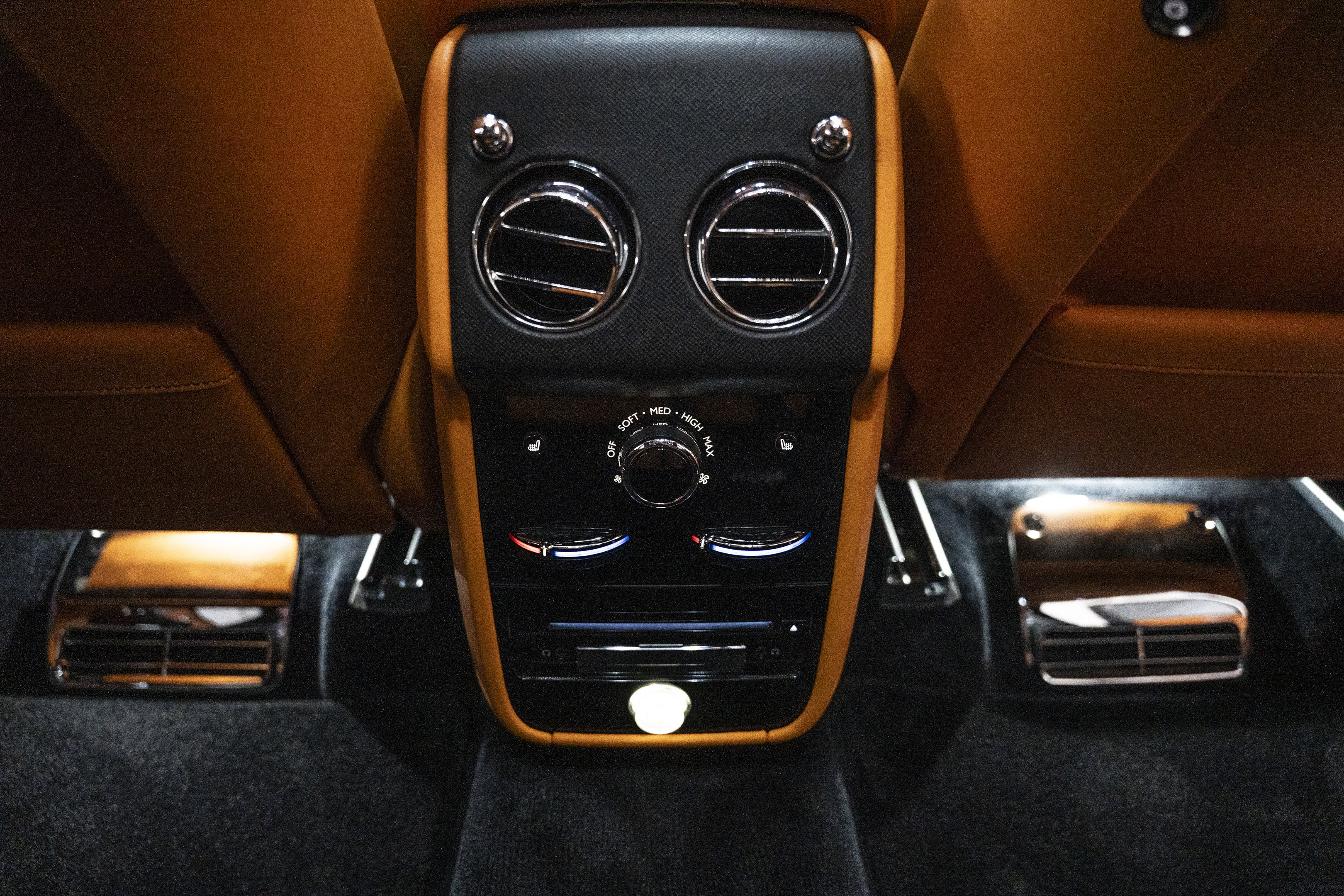 Used 2023 Rolls-Royce Cullinan Black Badge w/ Leather Finishing Pack image 48