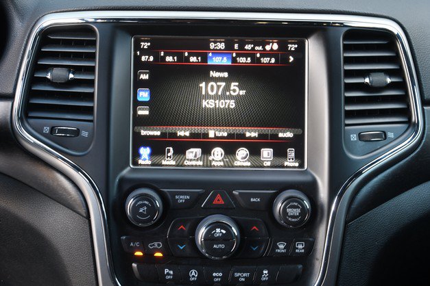Used 2017 Jeep Grand Cherokee Altitude AWD/4WD image 21