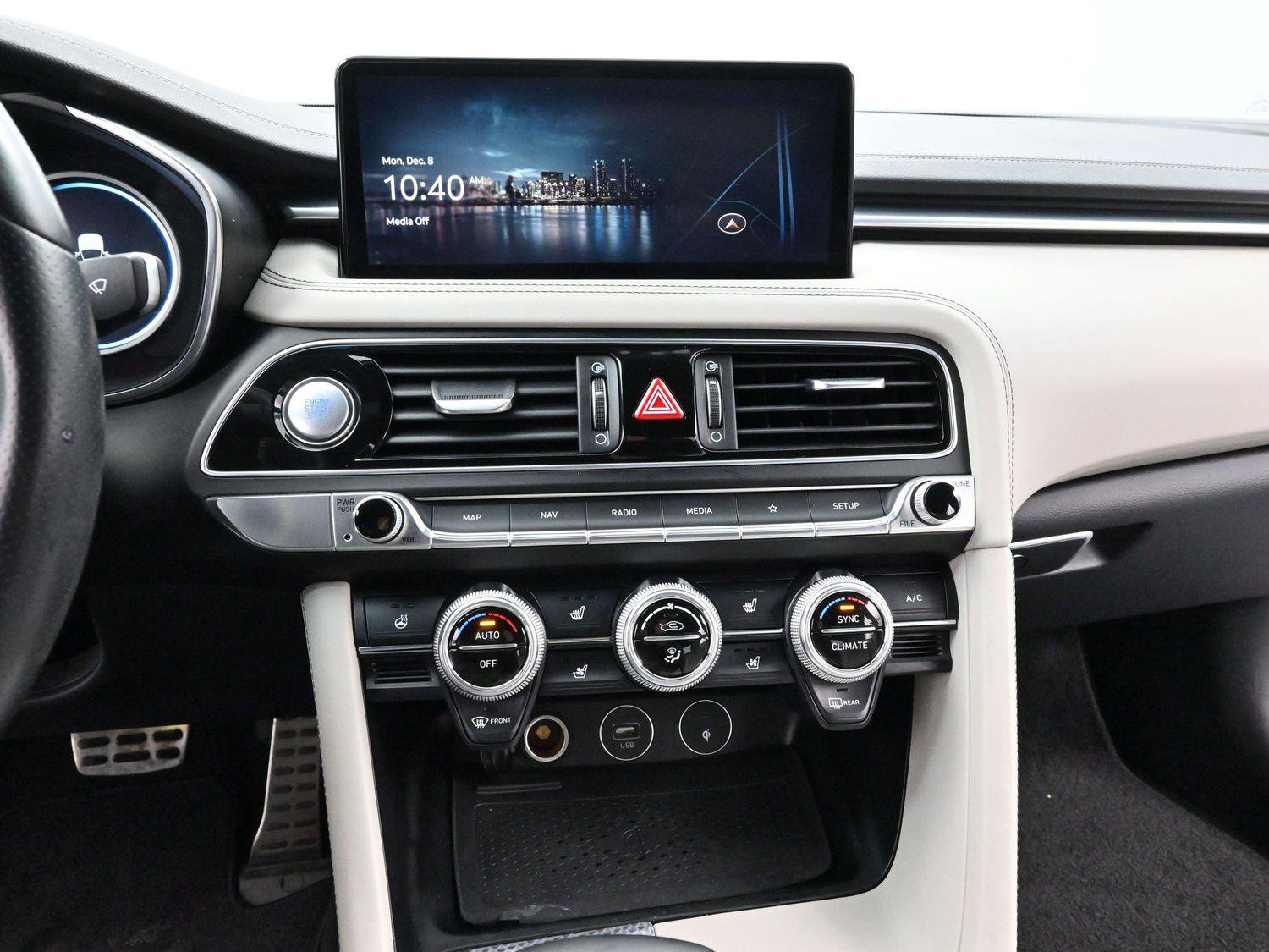 Used 2022 Genesis G70 3.3T w/ Sport Prestige Package image 22