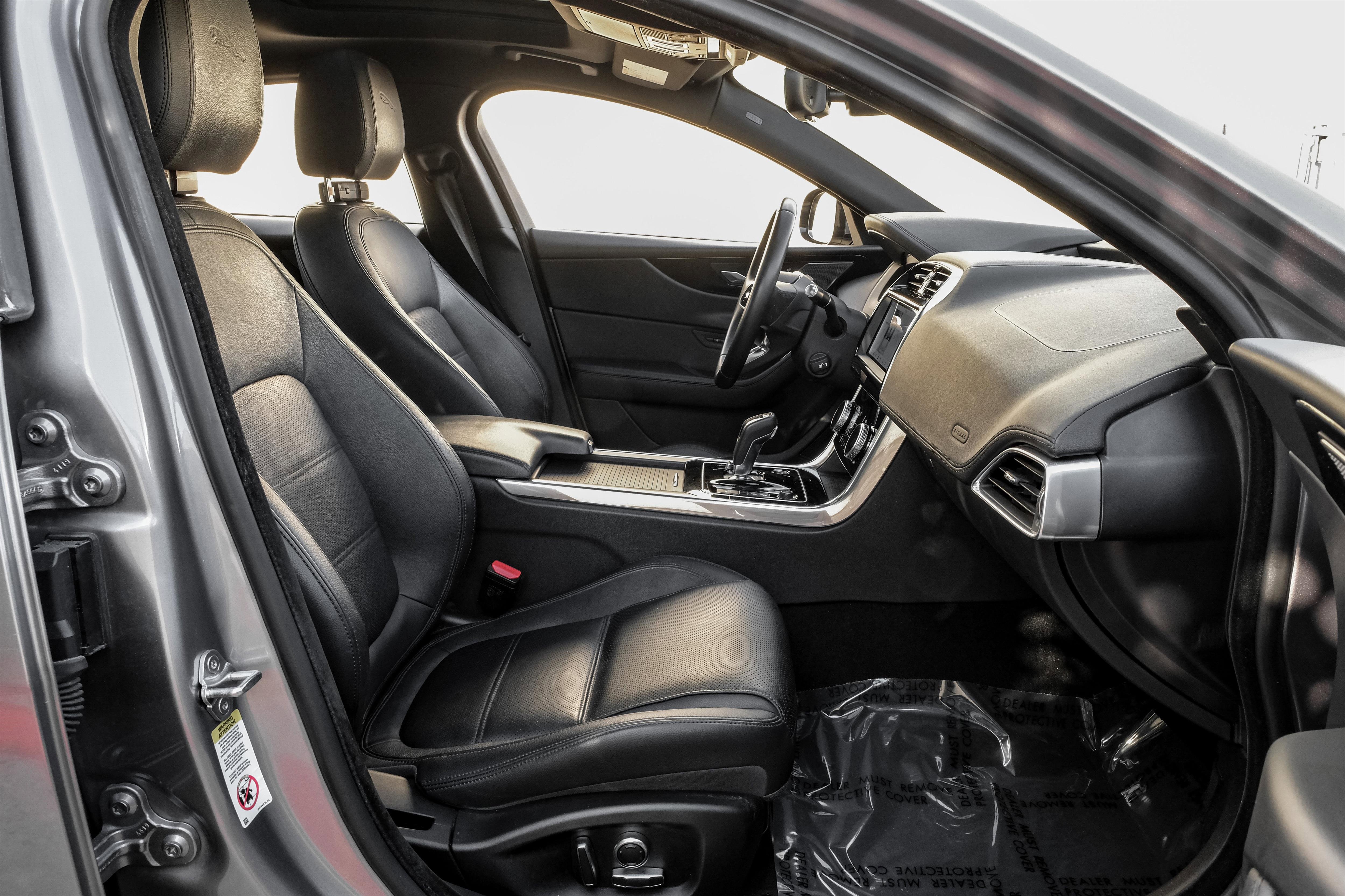 Used 2020 Jaguar XE S image 35