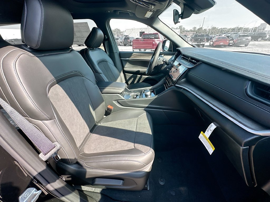 New 2026 Jeep Grand Cherokee L 4WD image 38