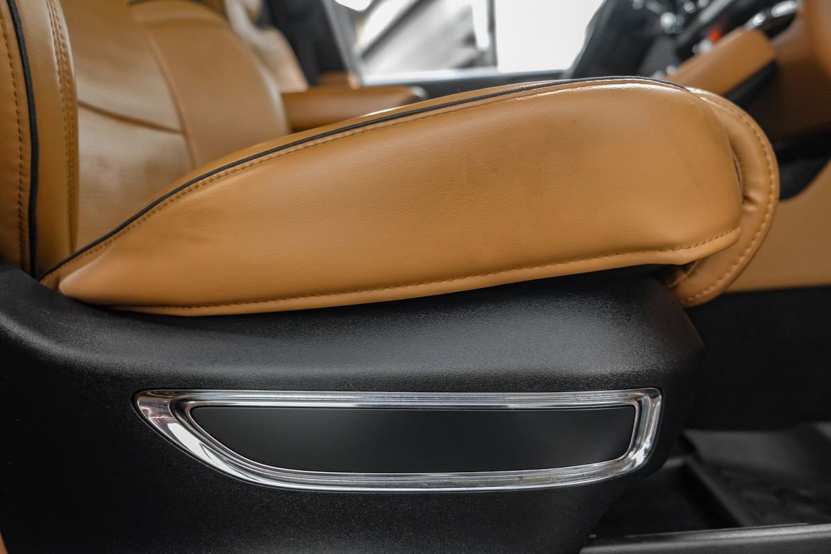 Used 2020 Lincoln Aviator Black Label Grand Touring w/ Class IV Trailer Tow Package image 32