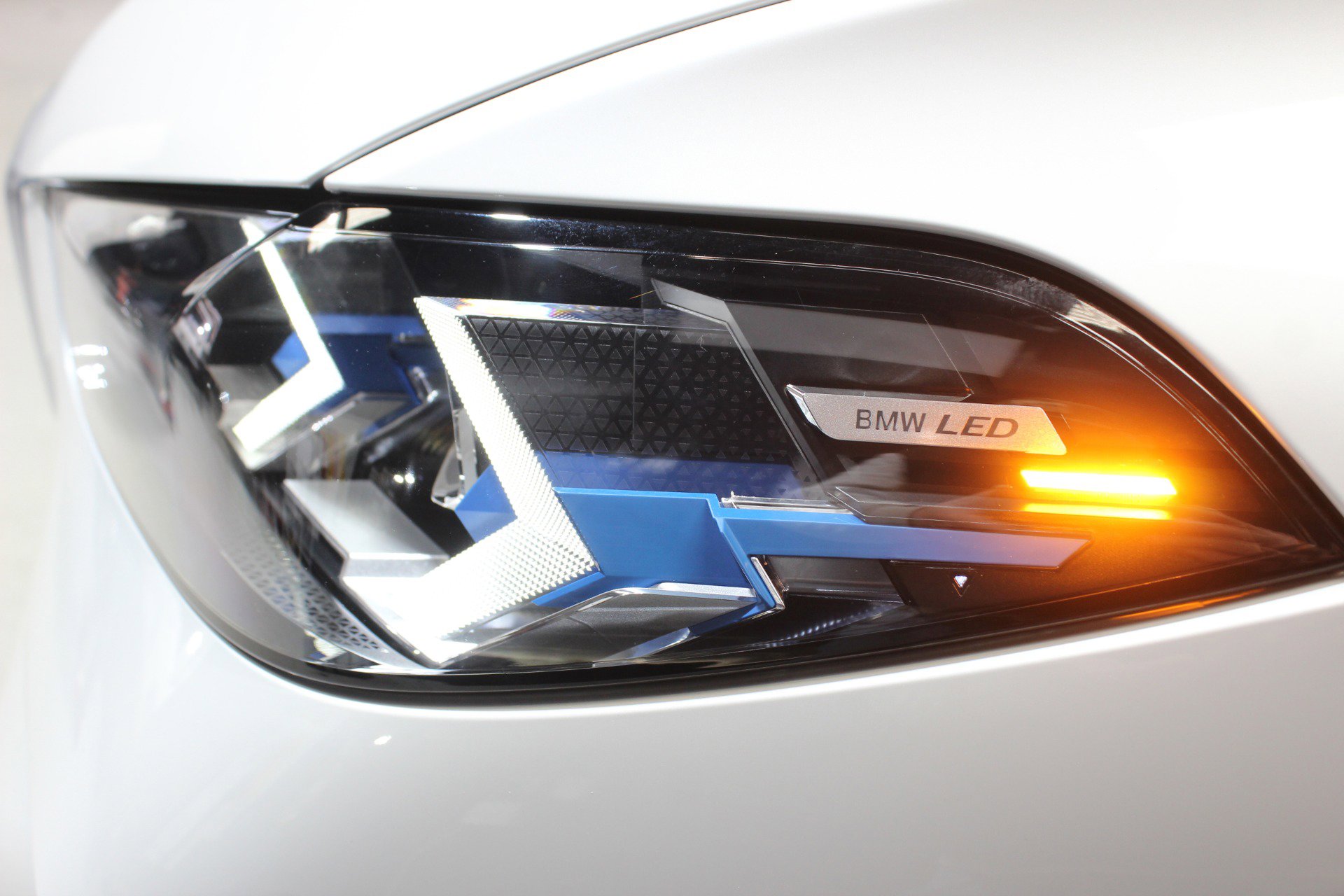 Used 2024 BMW X5 sDrive40i w/ Premium Package image 9