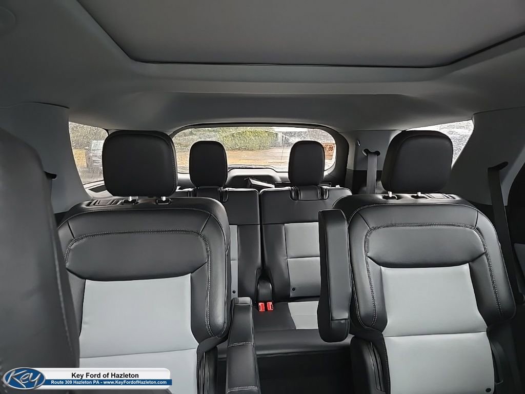 Used 2023 Ford Explorer XLT w/ Equipment Group 202A image 41