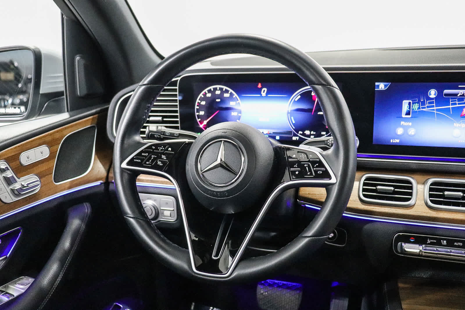 Certified 2025 Mercedes-Benz GLE 450e 4MATIC image 18