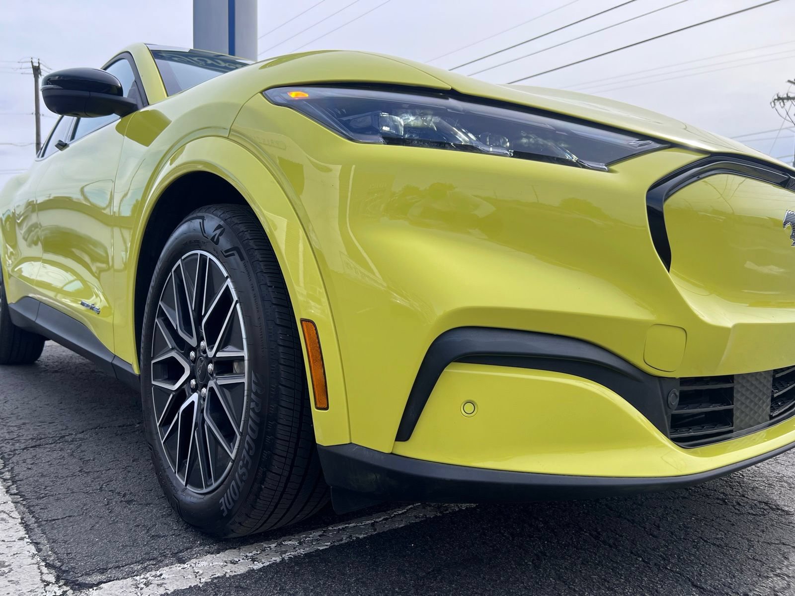 Certified 2025 Ford Mustang Mach-E Premium AWD/4WD image 4