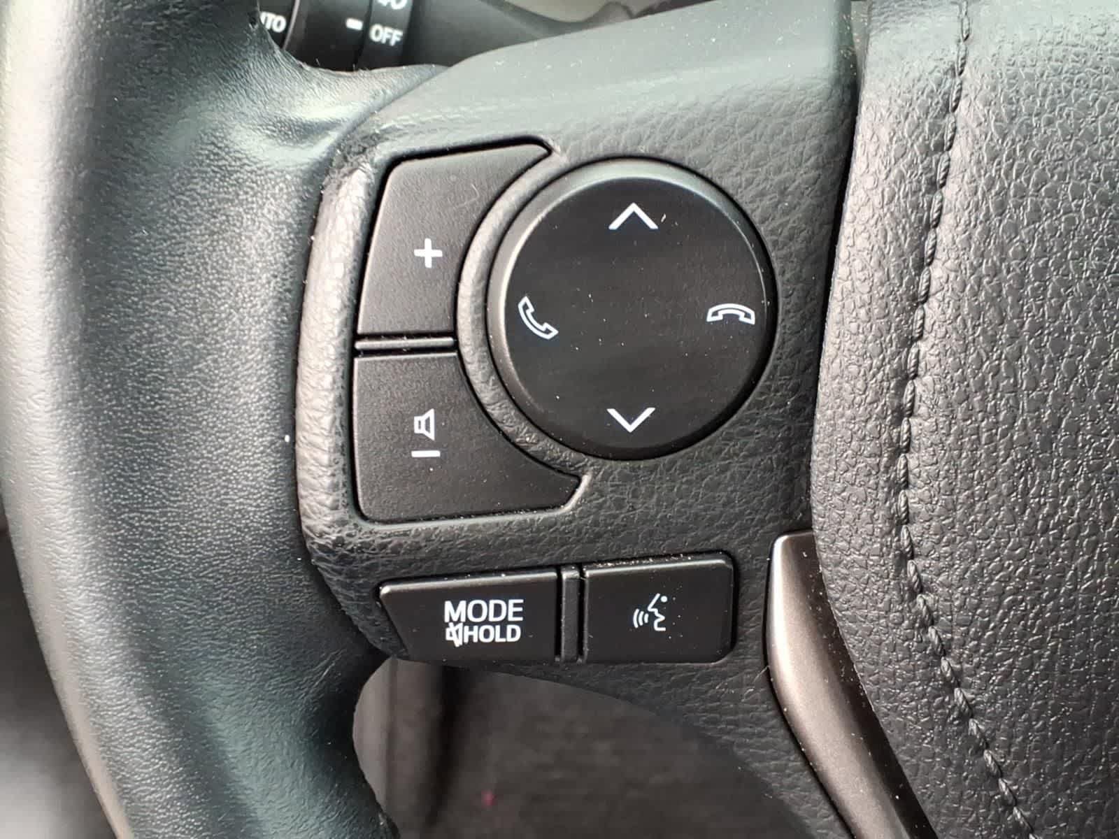 Used 2017 Toyota RAV4 XLE FWD image 18