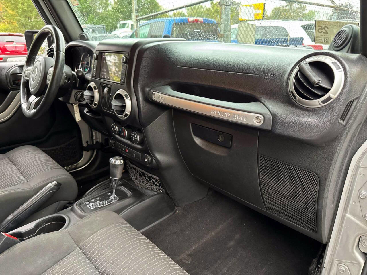 Used 2012 Jeep Wrangler Sahara image 10