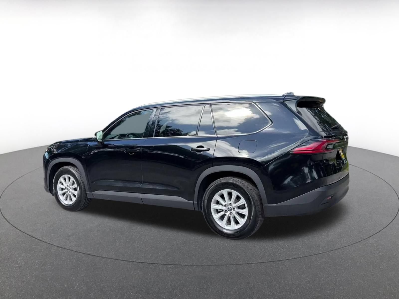 Used 2025 Toyota Grand Highlander FWD image 9