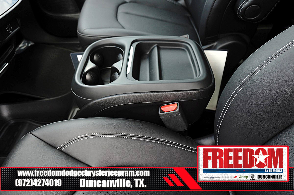 New 2027 Chrysler Pacifica Select FWD image 34