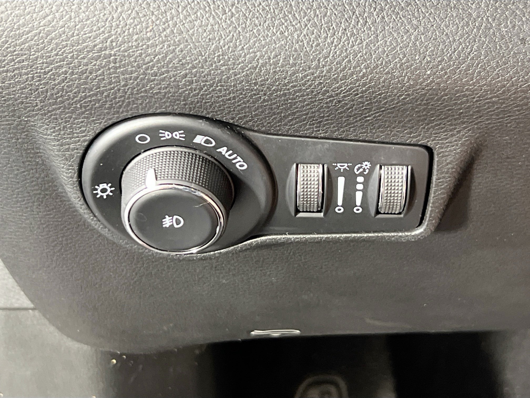 Used 2022 Jeep Compass Trailhawk w/ Trailhawk Convenience Group AWD/4WD image 10