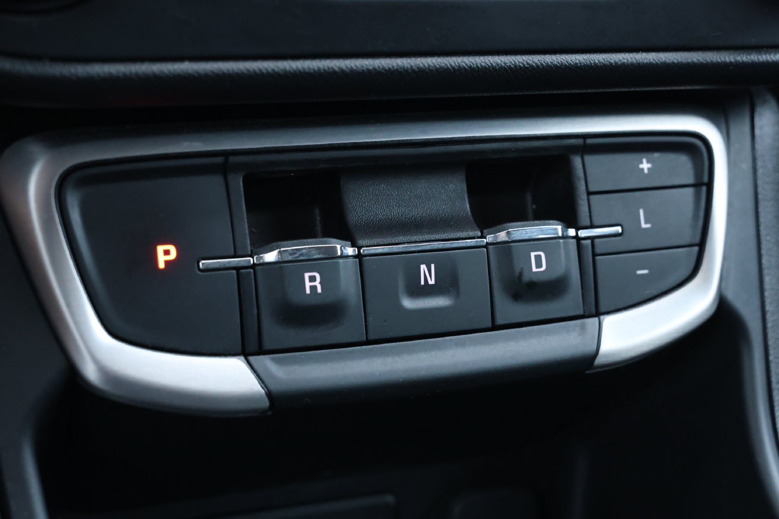Used 2024 GMC Terrain SLE AWD/4WD image 21