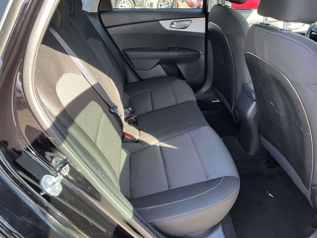 Used 2023 Kia Forte LXS w/ LXS Technology Package image 7